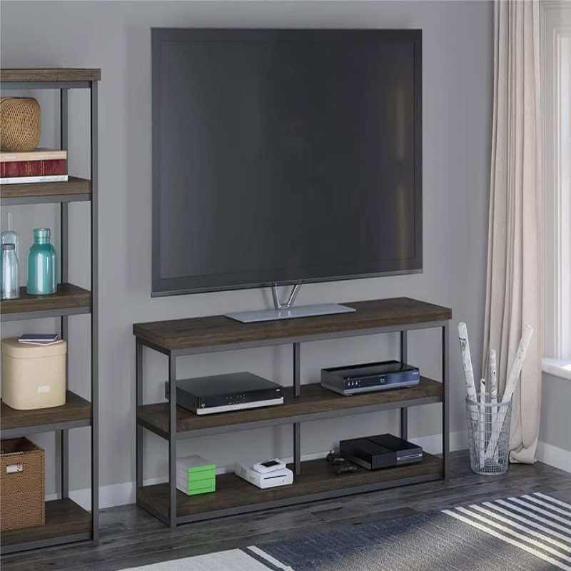 Meuble TV industriel avec étagères ouvertes