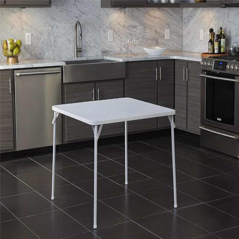 Table pliante carrée COSCO 34 po avec plateau en résine texturée imitation bois, blanc imitation bois